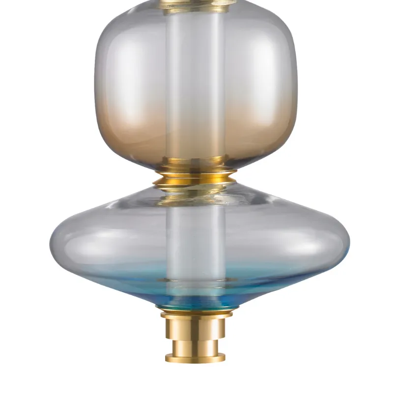 Delikatne, mleczne i przydymione szkło